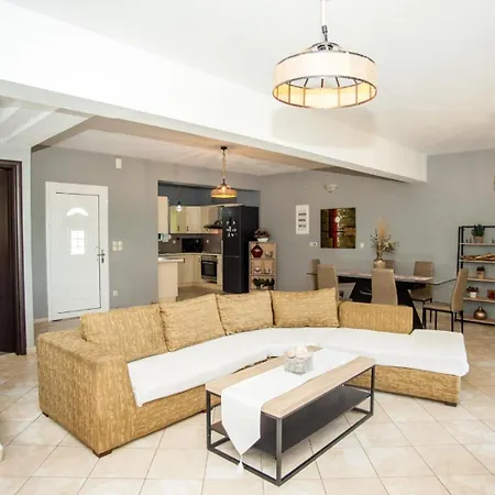 Gravanis Ir Villa Pesádha