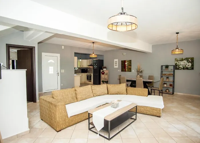 Gravanis Ir Villa Pesádha